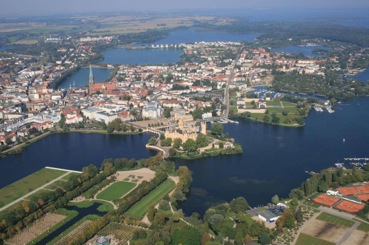 שוורין Apartment On The Beach, Schwerin מראה חיצוני תמונה